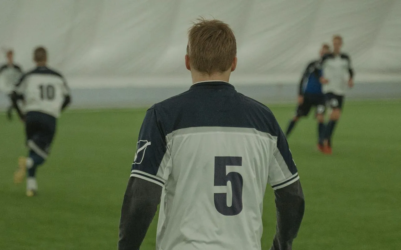 How to Use Advanced Playmakers Effectively in Football Manager